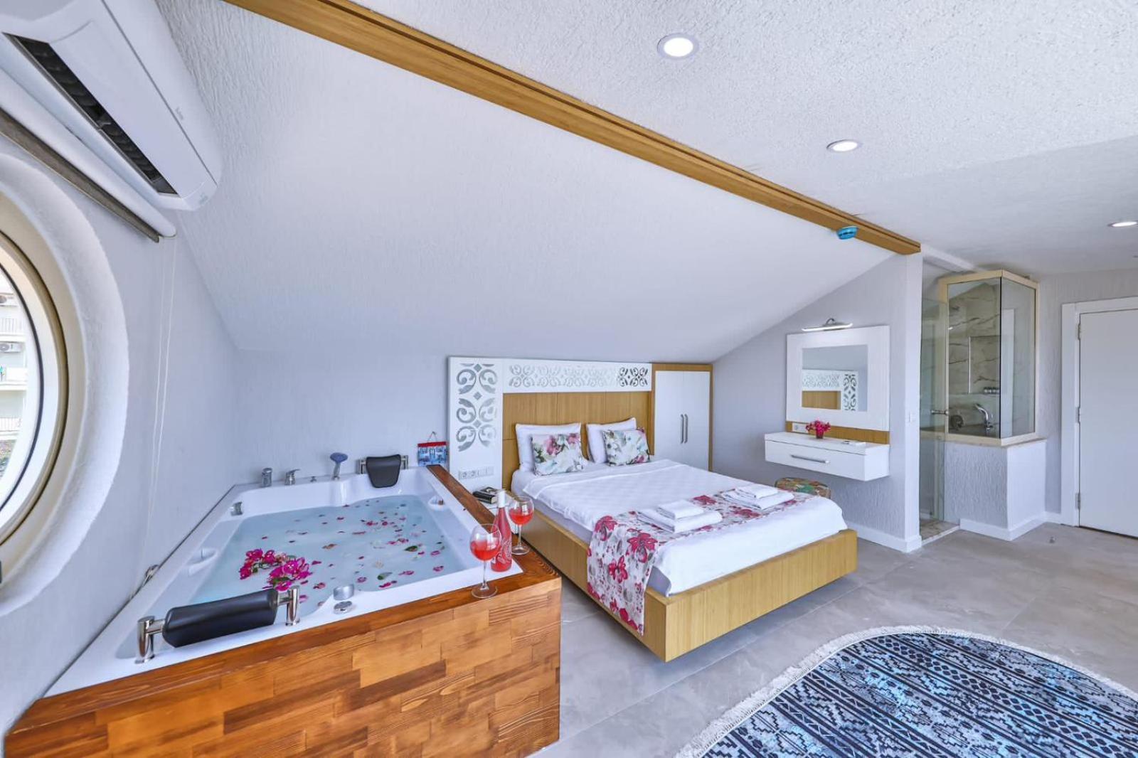 Hediye Hanim Suit&Apart Aparthotel Kas Bagian luar foto